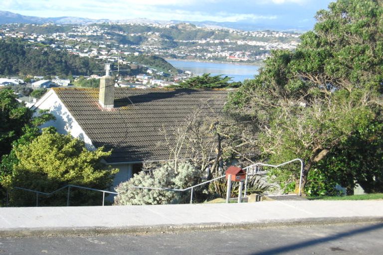 Photo of property in 24 Pikarere Street, Titahi Bay, Porirua, 5022