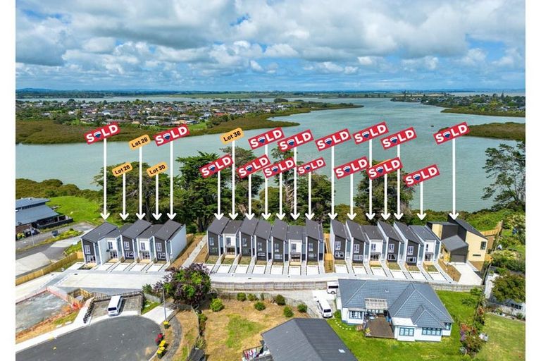 Photo of property in 143 Sykes Road, Weymouth, Auckland, 2103