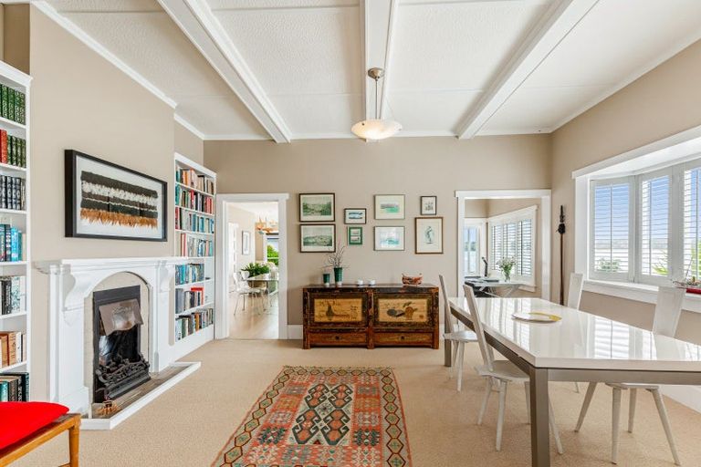 Photo of property in 22 Stanley Point Road, Stanley Point, Auckland, 0624