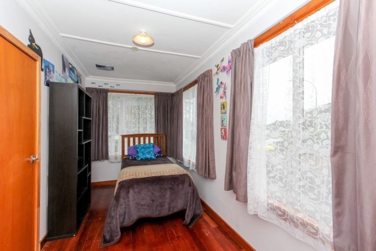 Photo of property in 16 Tuahu Place, Waitara, 4320