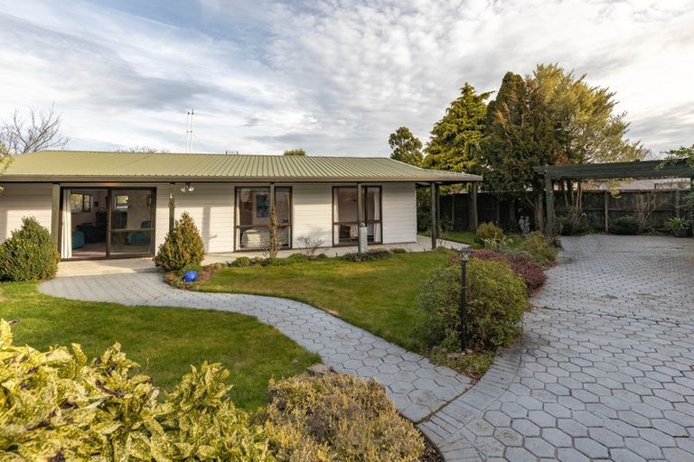 Photo of property in 2/48 Mcfaddens Road, St Albans, Christchurch, 8052