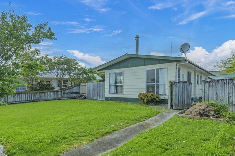 Photo of property in 40 Geraldine Crescent, Cloverlea, Palmerston North, 4412