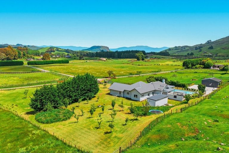 Photo of property in 40 Grant Road, Kinloch, Taupo, 3385