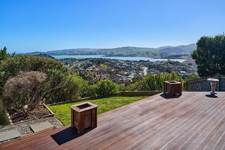 Photo of property in 107 Endeavour Drive, Whitby, Porirua, 5024