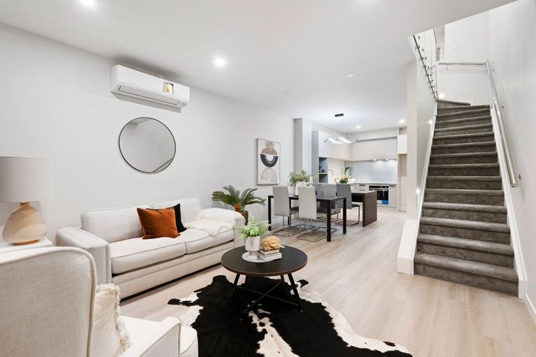 Photo of property in 2/16 Clara Road, Silverdale, 0932