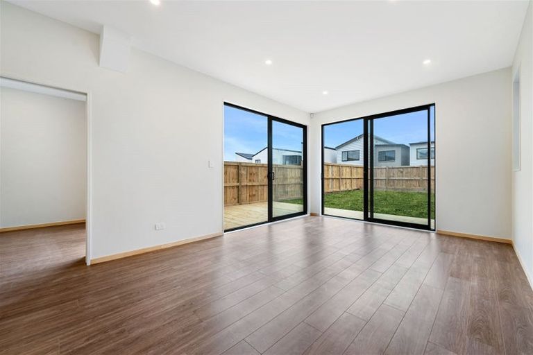 Photo of property in 25 Coast Garden Drive, Hobsonville, Auckland, 0616