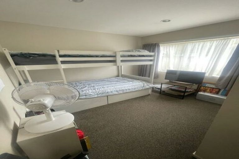 Photo of property in 102 Swanson Road, Henderson, Auckland, 0610