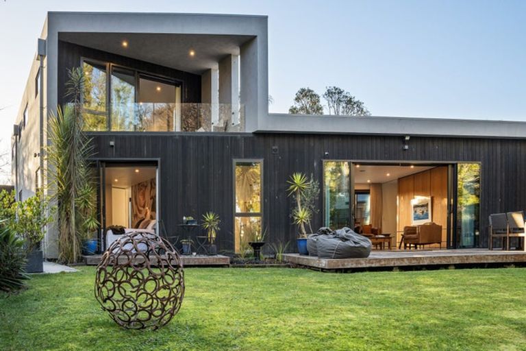 Photo of property in 11 Girvan Street, Fendalton, Christchurch, 8041