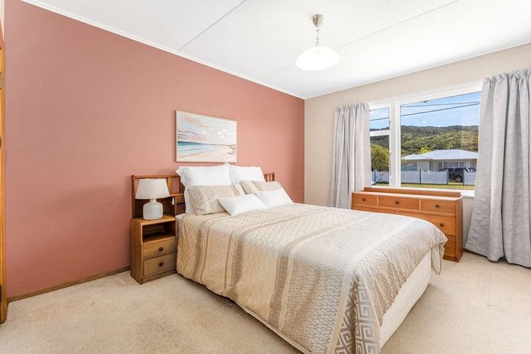 Photo of property in 53 Peel Place, Wainuiomata, Lower Hutt, 5014