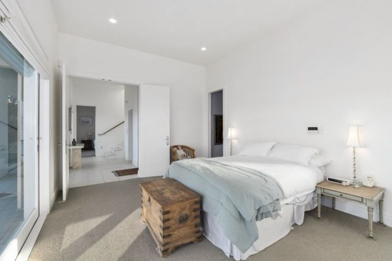 Photo of property in 81 Seatoun Heights Road, Seatoun, Wellington, 6022