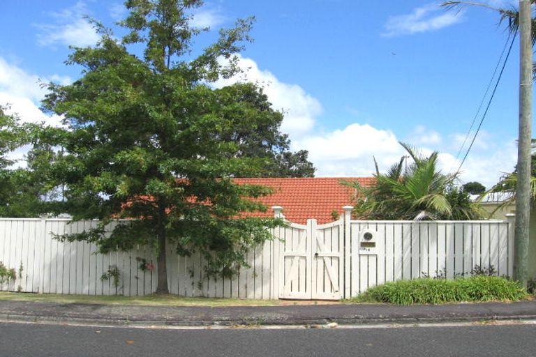 Photo of property in 18 Tizard Road, Birkenhead, Auckland, 0626