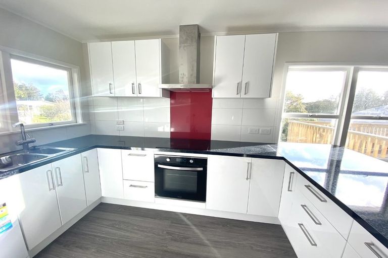 Photo of property in 27 Brunton Place, Glenfield, Auckland, 0629