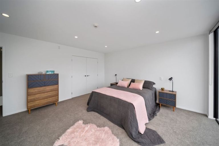 Photo of property in 2/86 Hurlstone Drive, Waiwhakaiho, New Plymouth, 4312