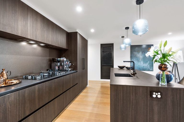 Photo of property in 314a Hurstmere Road, Takapuna, Auckland, 0622