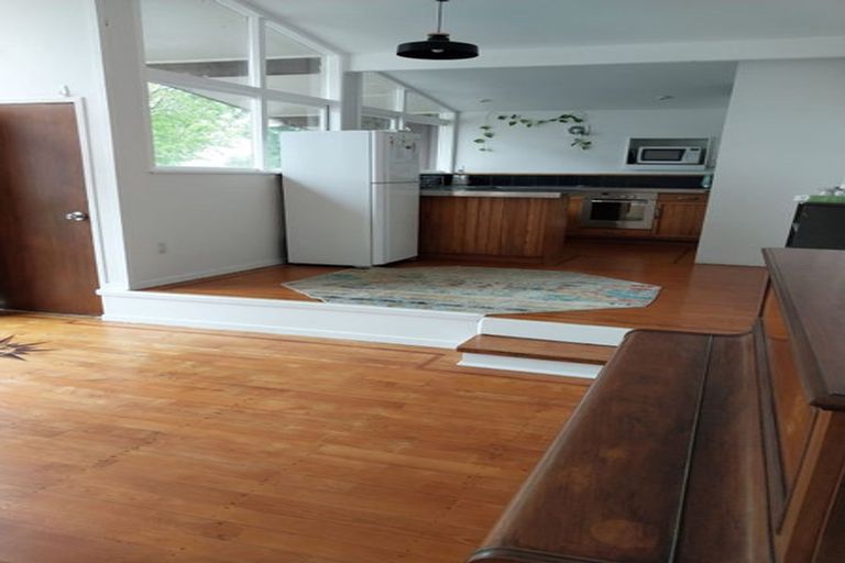 Photo of property in 23 Arosa Place, Forrest Hill, Auckland, 0620