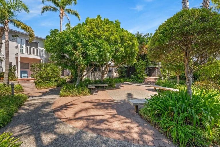 Photo of property in 1/72l Kitchener Road, Milford, Auckland, 0620