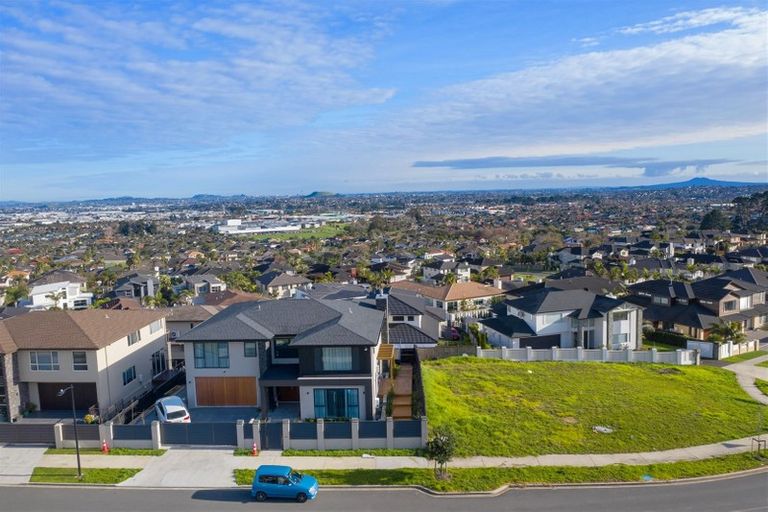 Photo of property in 55 Armstrong Farm Drive, East Tamaki Heights, Auckland, 2016
