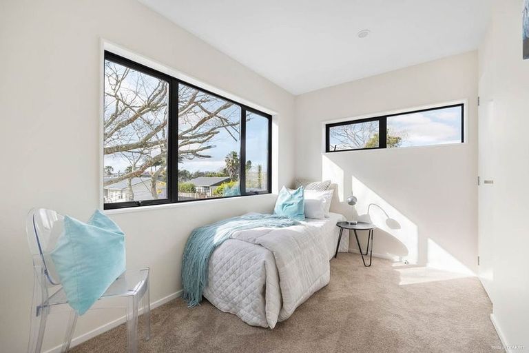 Photo of property in 1/3226 Great North Road, New Lynn, Auckland, 0600