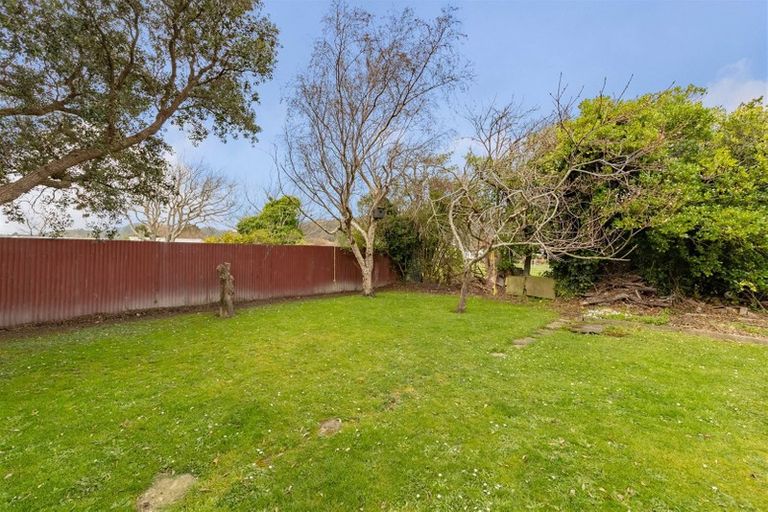 Photo of property in 12 Reynolds Street, Taita, Lower Hutt, 5011