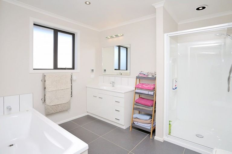 Photo of property in 26 Dunlop Street, Wallacetown, 9816