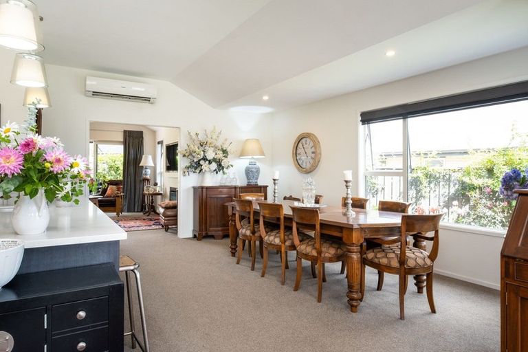 Photo of property in 26 Whakatomo Place, Havelock North, 4130