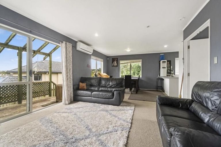 Photo of property in 26a Orams Road, Hillpark, Auckland, 2102