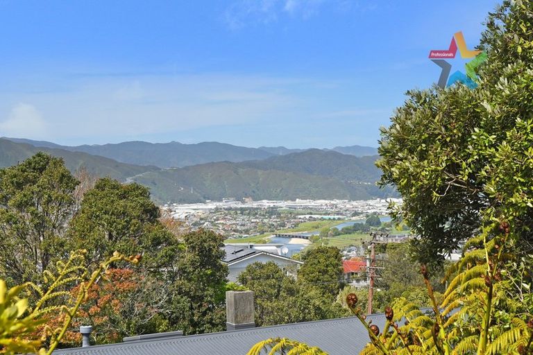 Photo of property in 59 Pokohiwi Road, Normandale, Lower Hutt, 5010