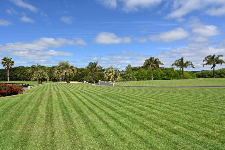 Photo of property in 945 Kahikatea Flat Road, Waitoki, Kaukapakapa, 0871