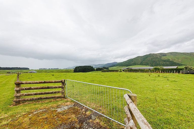 Photo of property in 28 Highland View Drive, Tokomaru, Palmerston North, 4474