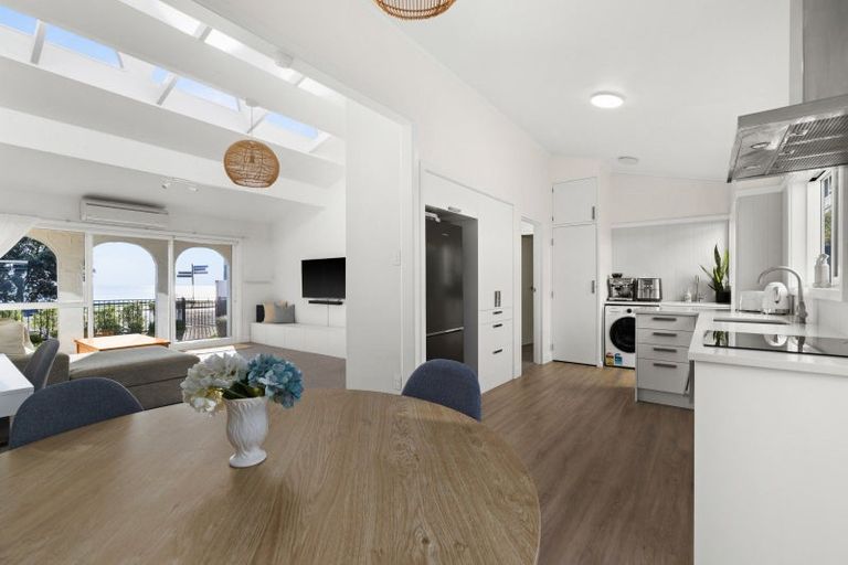 Photo of property in 24 Charles Street, Westshore, Napier, 4110