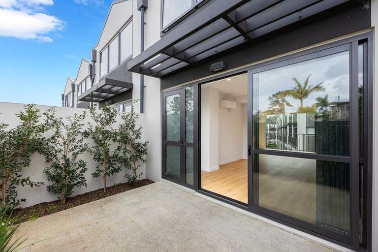 Photo of property in Verdant Lane, 3/269 Rosedale Road, Albany, Auckland, 0632