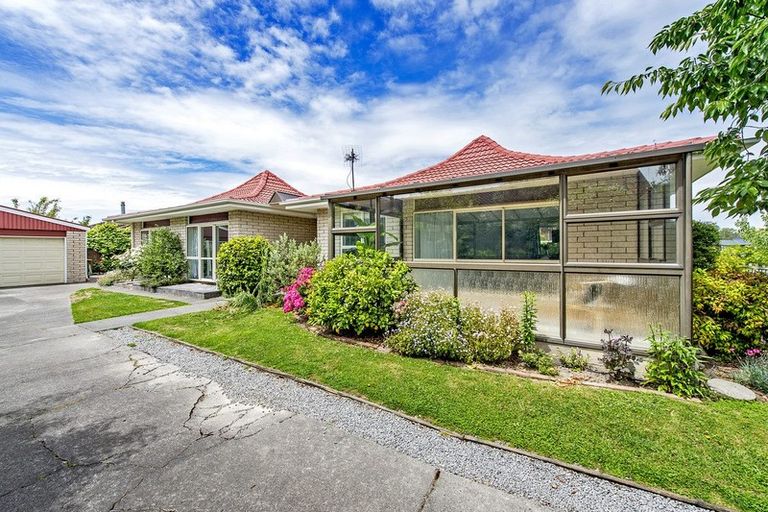 Photo of property in 10 Radbrook Street, Avonhead, Christchurch, 8042