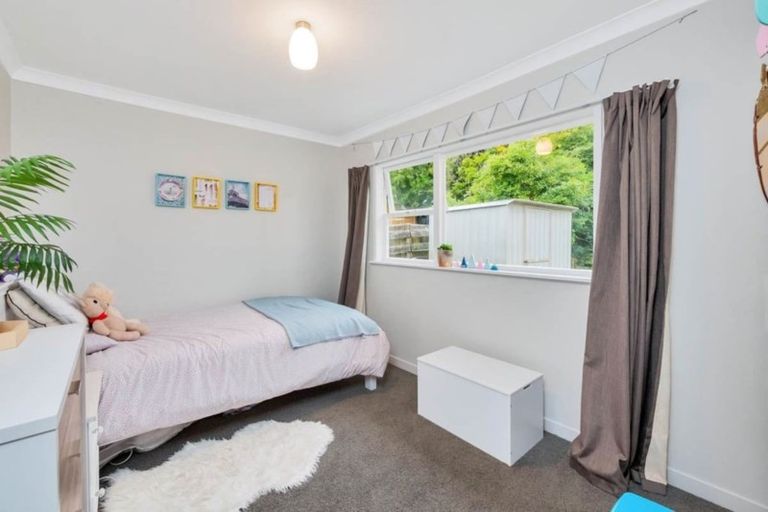 Photo of property in 4 Brunner Road, Glen Eden, Auckland, 0602