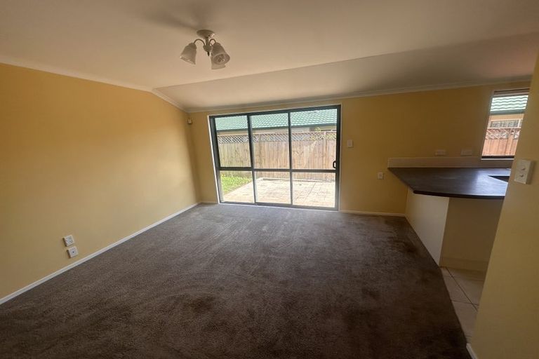 Photo of property in 12 Millington Place, Huntington Park, Auckland, 2013