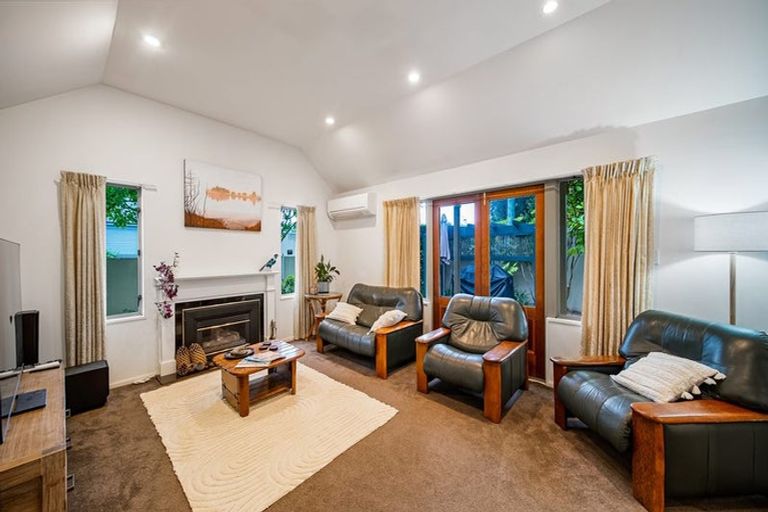 Photo of property in 124 Springfield Road, St Albans, Christchurch, 8014