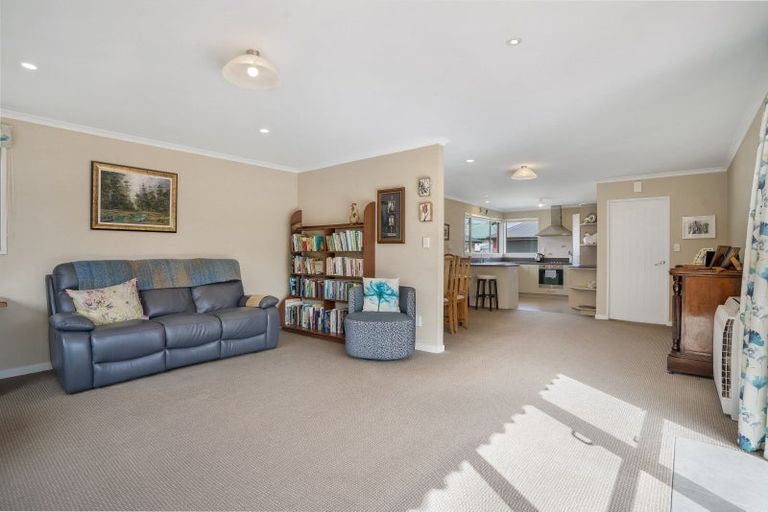 Photo of property in 98 Park Street, Winton, 9720