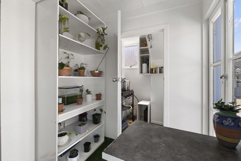 Photo of property in 82 Barrett Street, Westown, New Plymouth, 4310