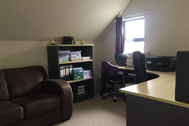 Photo of property in 302a Triangle Road, Massey, Auckland, 0614