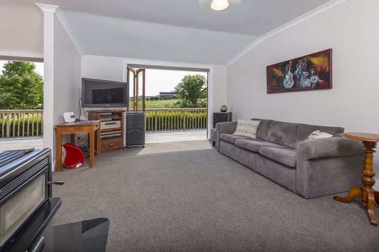 Photo of property in 233 Muriwai Valley Road, Muriwai, Waimauku, 0881