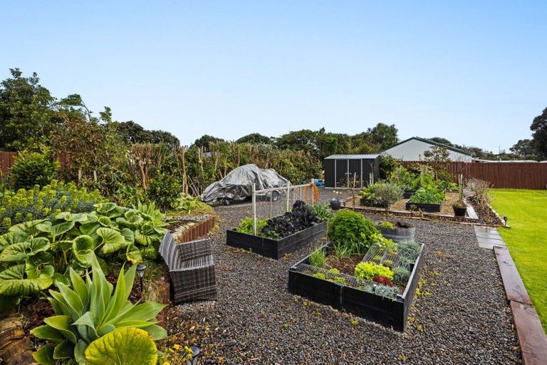 Photo of property in 11 Pohutukawa Drive, Opunake, 4616