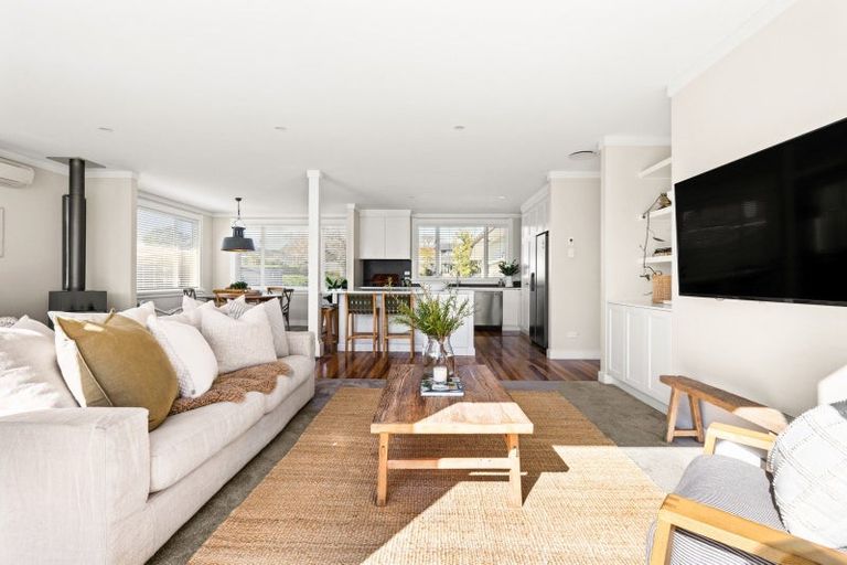 Photo of property in 8 Emerald Hill, Havelock North, 4130