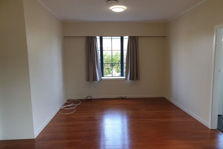 Photo of property in 40 Mana Esplanade, Paremata, Porirua, 5026