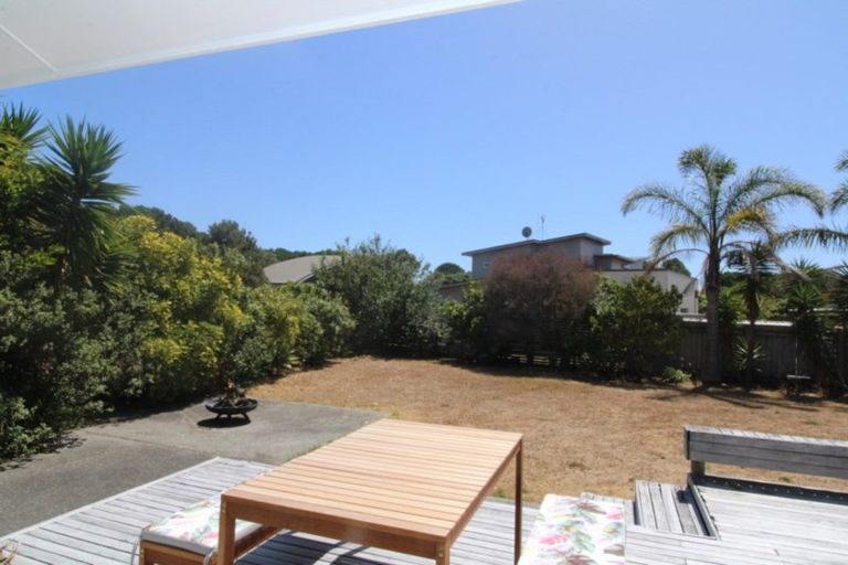 Photo of property in 664 Matarangi Drive, Matarangi, Whitianga, 3592