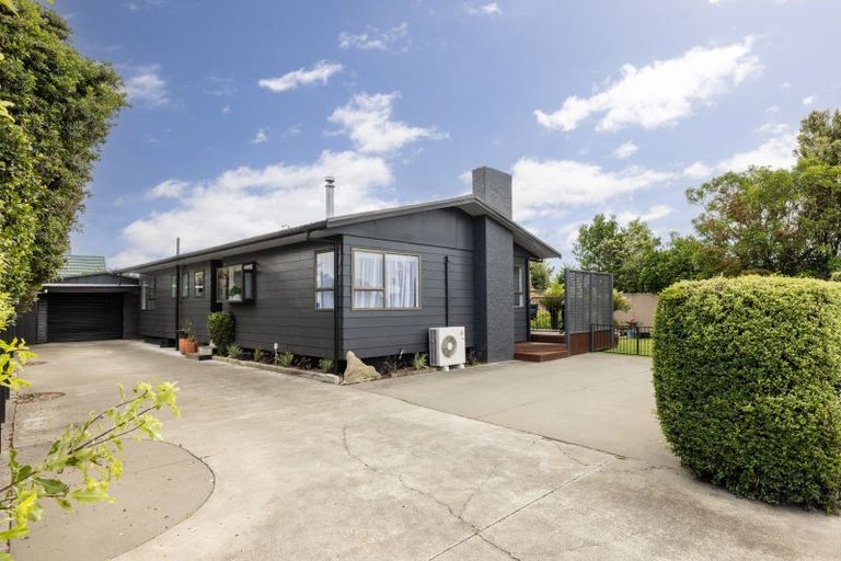 Photo of property in 22 Valerie Street, Clive, 4102