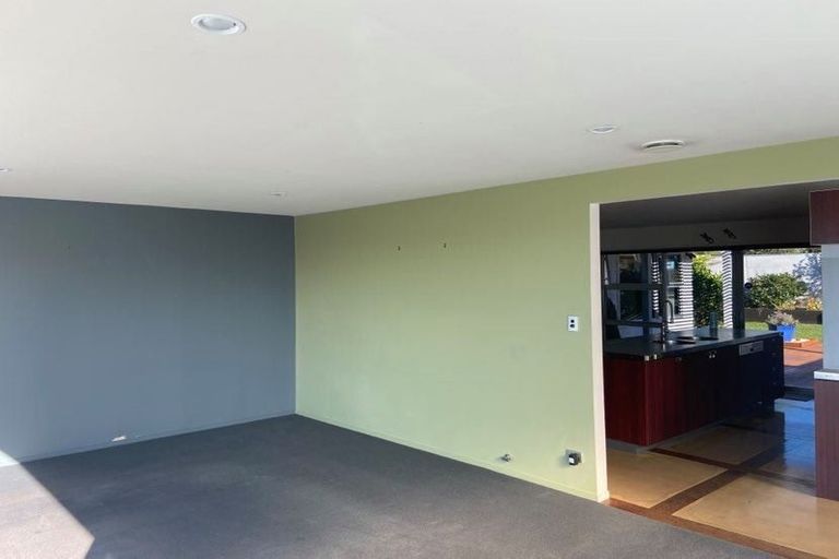 Photo of property in 1/67 Gulf View Road, Murrays Bay, Auckland, 0630