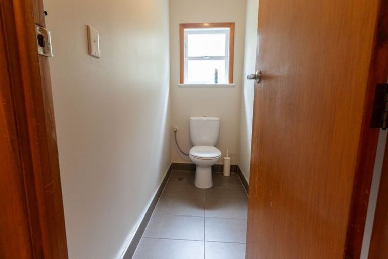 Photo of property in 8 Swanson Road, Henderson, Auckland, 0610