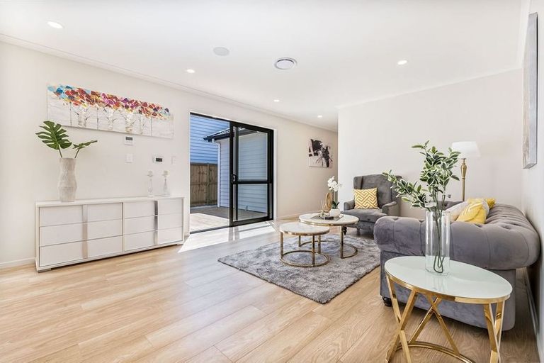 Photo of property in 42a Donegal Park Drive, Flat Bush, Auckland, 2019