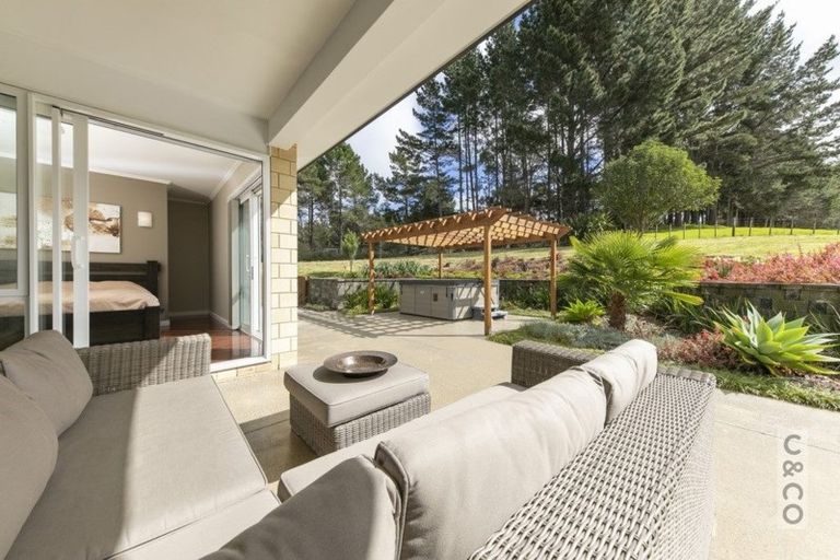 Photo of property in 31 Mudgeways Road, Massey, Auckland, 0614