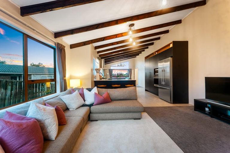 Photo of property in 30 Meadowvale Avenue, Forrest Hill, Auckland, 0620