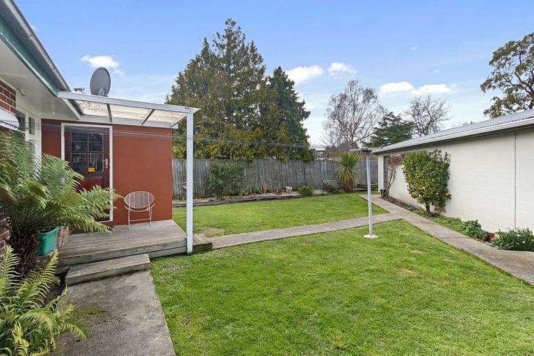 Photo of property in 27 Barclay Place, Burwood, Christchurch, 8061